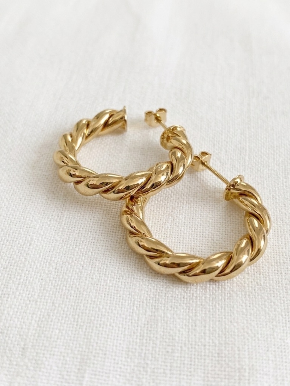 14k-gold-plated women’s 30mm hoop earrings hypoallergenic - Picture 4 of 5